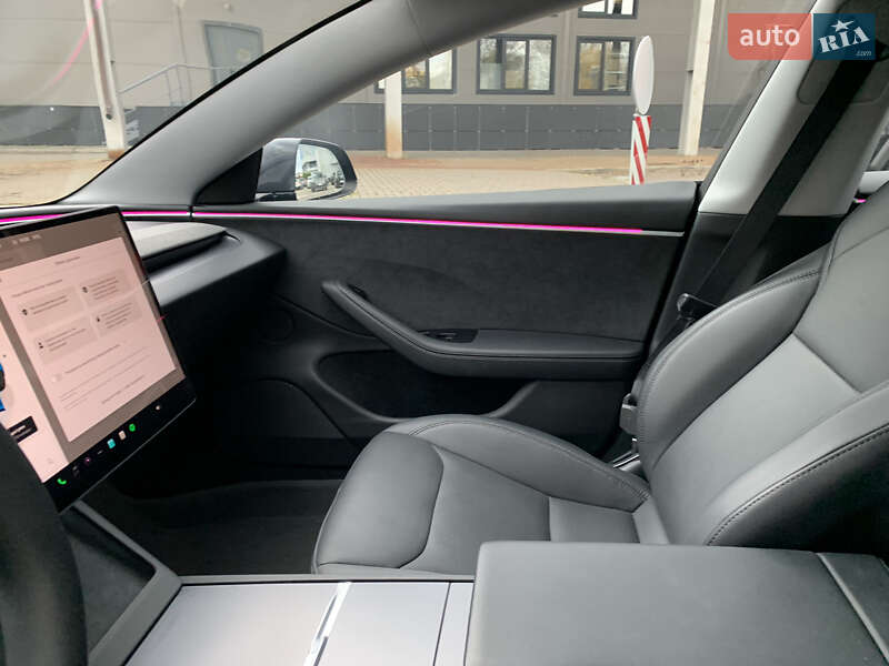 Седан Tesla Model 3 2024 в Киеве