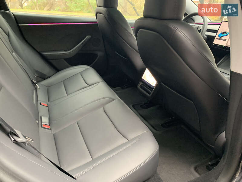 Седан Tesla Model 3 2024 в Киеве