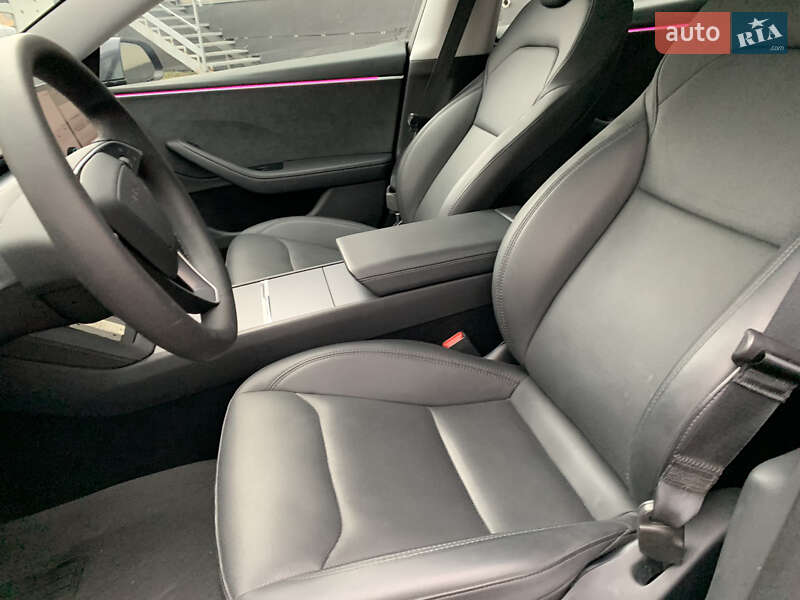 Седан Tesla Model 3 2024 в Киеве