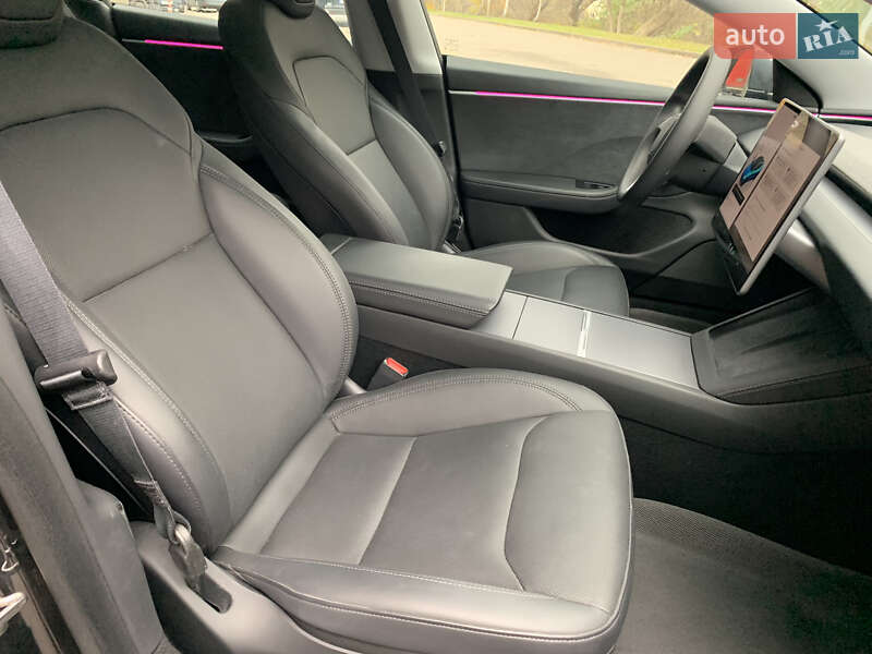 Седан Tesla Model 3 2024 в Киеве