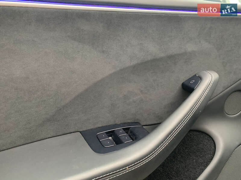 Седан Tesla Model 3 2024 в Киеве