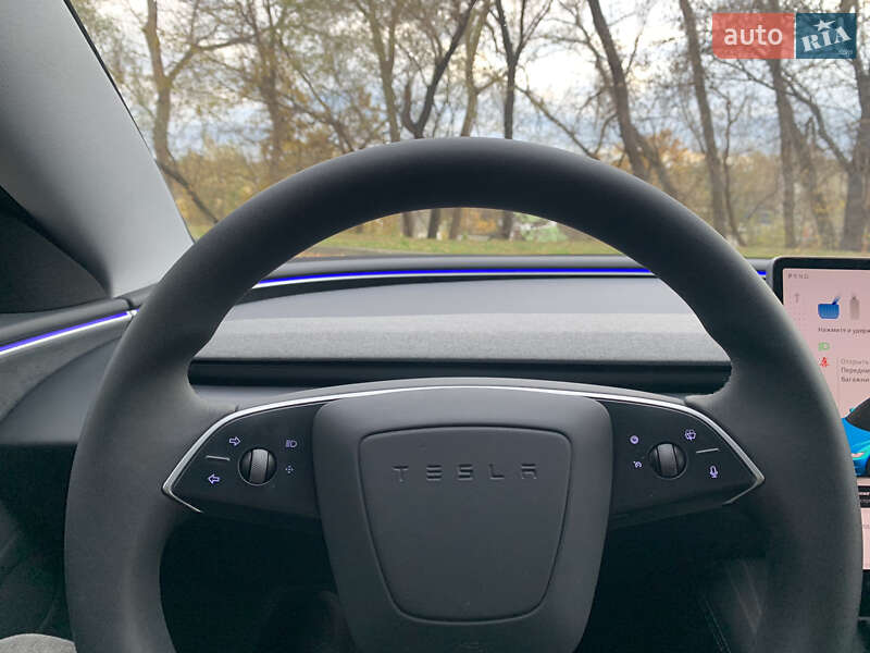 Седан Tesla Model 3 2024 в Киеве