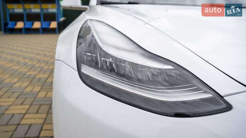 Седан Tesla Model 3 2020 в Киеве фото 4 Седан Tesla Model 3 2020 в Киеве