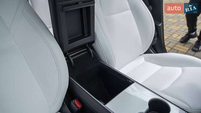 Седан Tesla Model 3 2020 в Киеве фото 10 Седан Tesla Model 3 2020 в Киеве