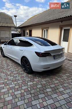 Седан Tesla Model 3 2019 в Тернополі