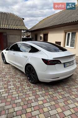 Седан Tesla Model 3 2019 в Тернополі