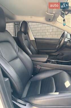 Седан Tesla Model 3 2019 в Тернополі