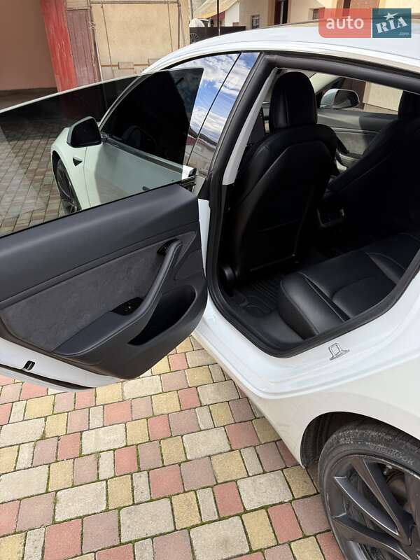 Седан Tesla Model 3 2019 в Тернополе