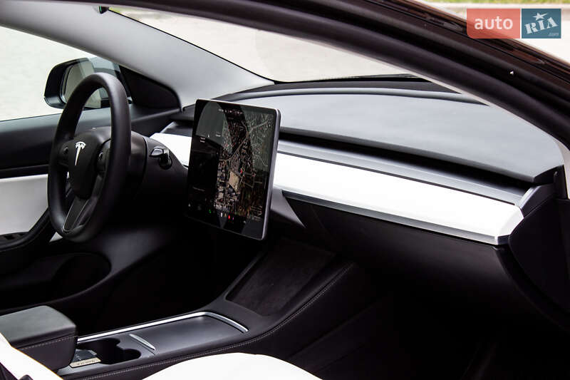 Седан Tesla Model 3 2021 в Львові фото 33 Седан Tesla Model 3 2021 в Львові