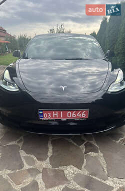 Седан Tesla Model 3 2022 в Ужгороде Седан Tesla Model 3 2022 в Ужгороде