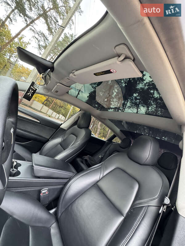 Седан Tesla Model 3 2021 в Полтаве