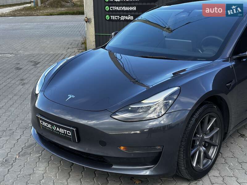 Седан Tesla Model 3 2022 в Львові