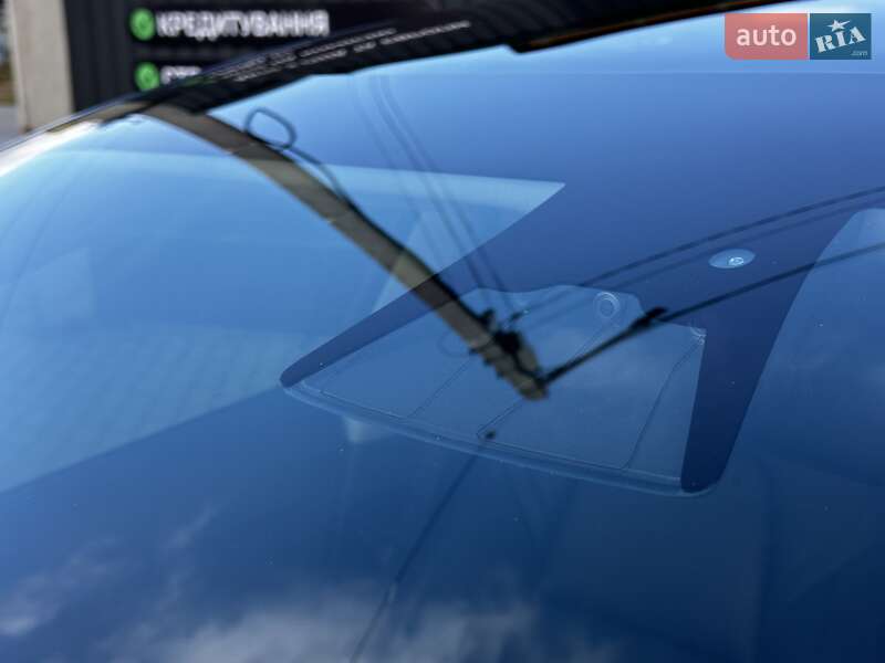 Седан Tesla Model 3 2022 в Львові