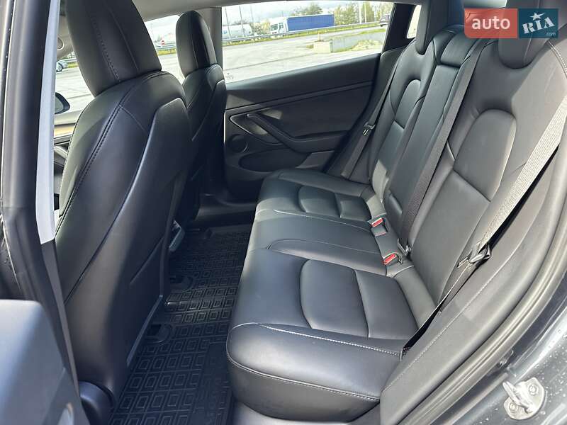 Седан Tesla Model 3 2022 в Львові