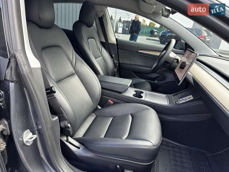 Седан Tesla Model 3 2022 в Львові