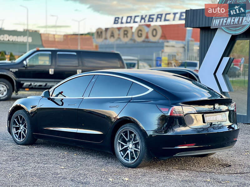 Седан Tesla Model 3 2019 в Києві