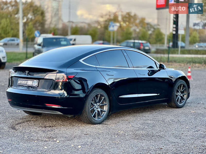 Седан Tesla Model 3 2019 в Києві
