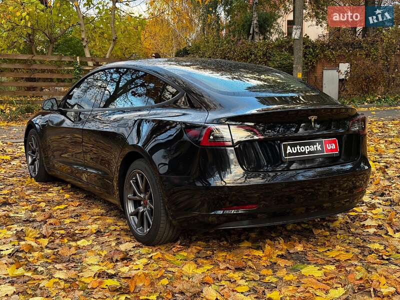 Седан Tesla Model 3 2019 в Киеве