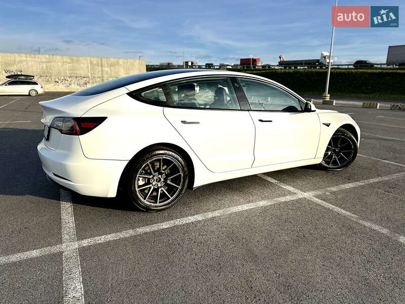Седан Tesla Model 3 2022 в Львові фото 13 Седан Tesla Model 3 2022 в Львові