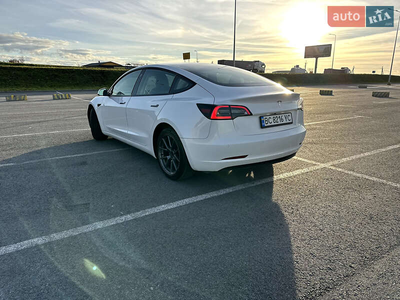 Седан Tesla Model 3 2022 в Львові фото 17 Седан Tesla Model 3 2022 в Львові