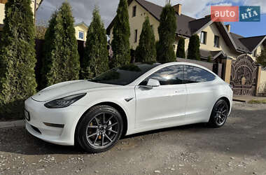 Седан Tesla Model 3 2019 в Львові
