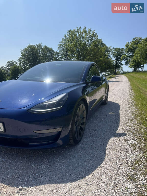 Седан Tesla Model 3 2021 в Києві