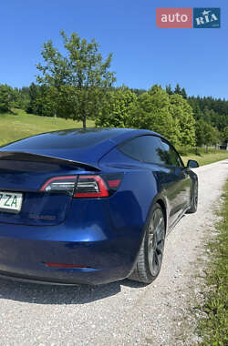 Седан Tesla Model 3 2021 в Києві