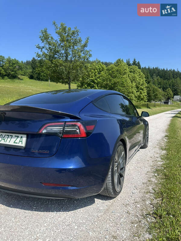 Седан Tesla Model 3 2021 в Києві