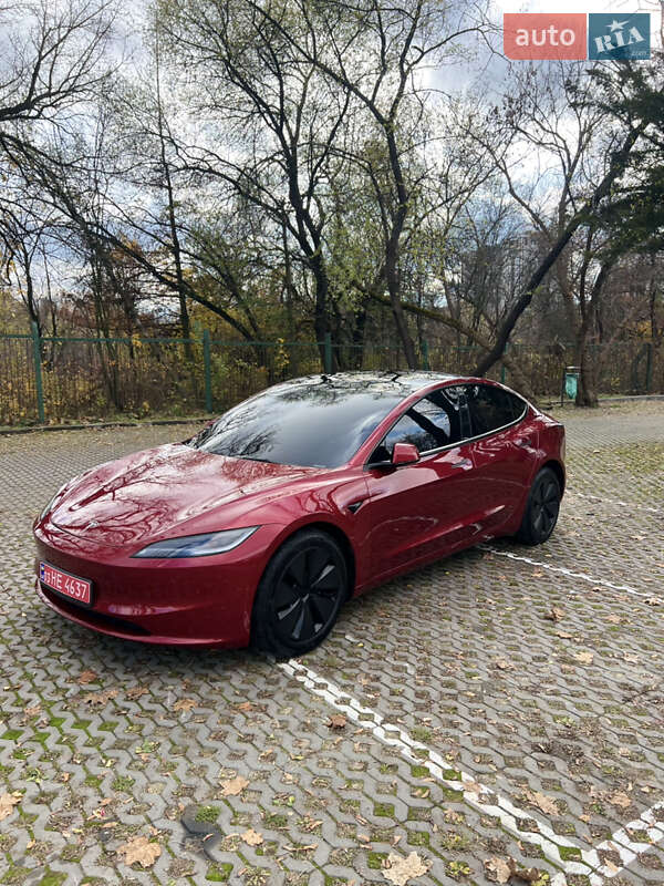 Седан Tesla Model 3 2024 в Харькове