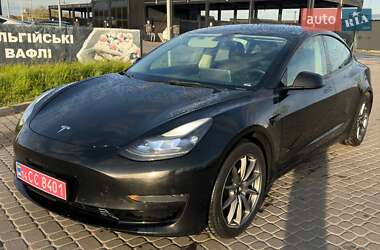 Седан Tesla Model 3 2022 в Львове