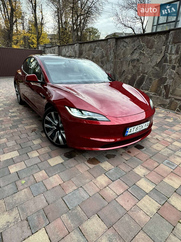 Седан Tesla Model 3 2024 в Ивано-Франковске