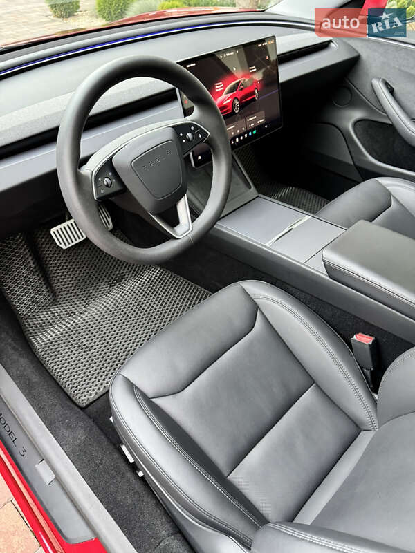 Седан Tesla Model 3 2024 в Ивано-Франковске