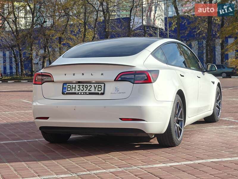 Седан Tesla Model 3 2021 в Одессе