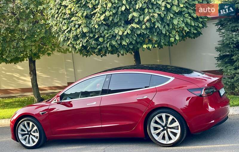 Седан Tesla Model 3 2018 в Днепре