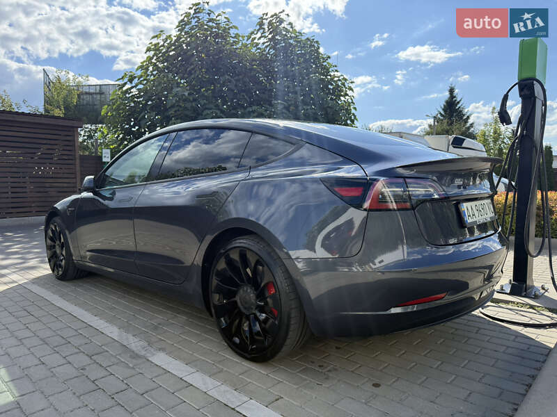 Седан Tesla Model 3 2022 в Києві