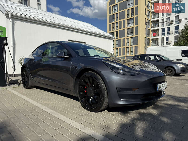 Седан Tesla Model 3 2022 в Києві