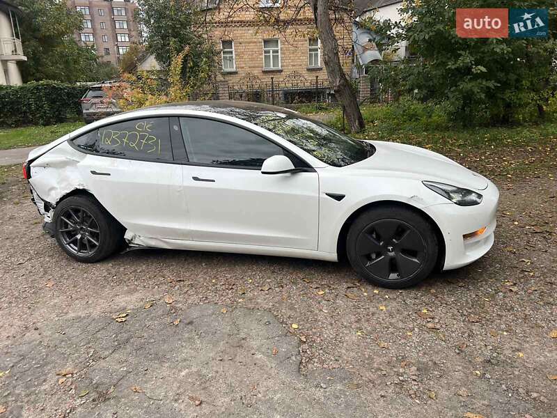 Седан Tesla Model 3 2022 в Киеве фото 23 Седан Tesla Model 3 2022 в Киеве