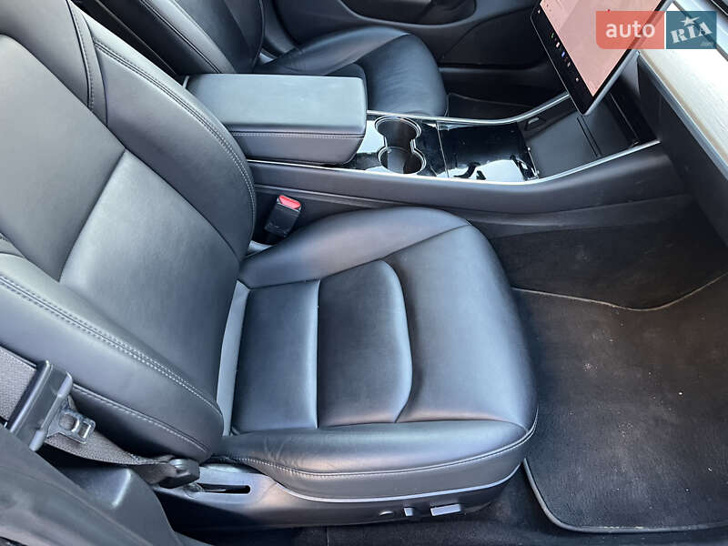 Седан Tesla Model 3 2018 в Виннице фото 28 Седан Tesla Model 3 2018 в Виннице