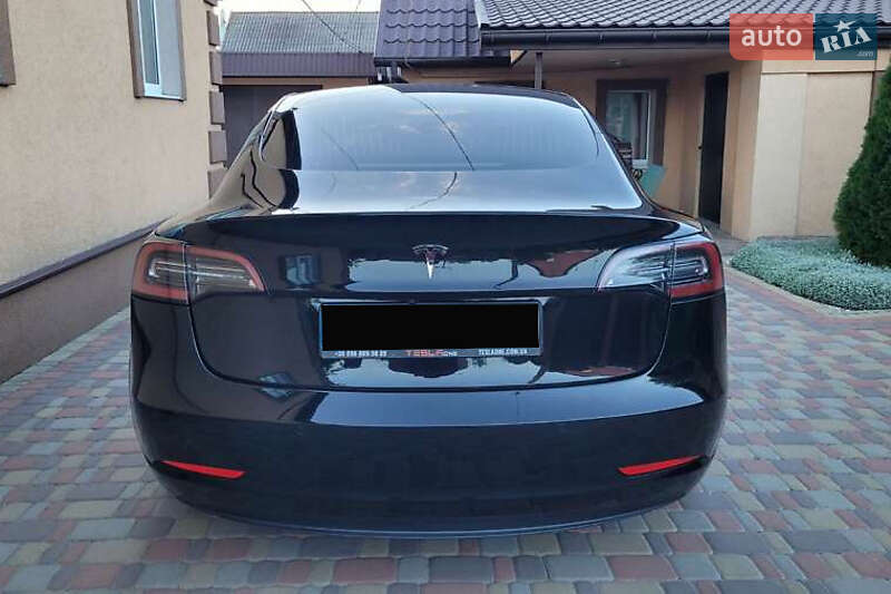 Седан Tesla Model 3 2019 в Києві