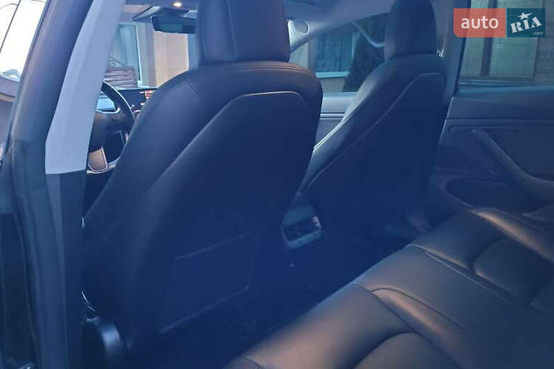 Седан Tesla Model 3 2019 в Києві