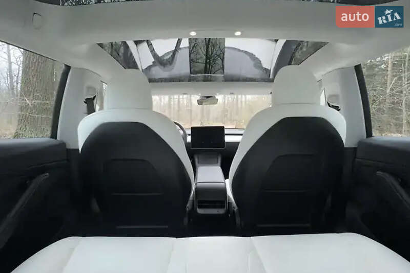 Седан Tesla Model 3 2022 в Виннице