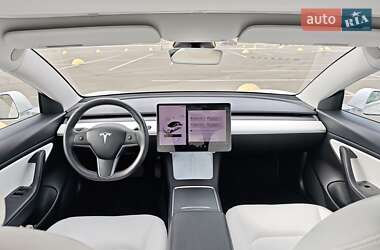 Седан Tesla Model 3 2020 в Киеве