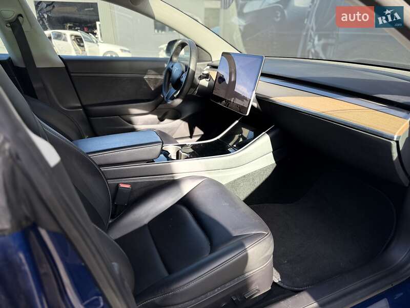 Седан Tesla Model 3 2020 в Львове фото 23 Седан Tesla Model 3 2020 в Львове