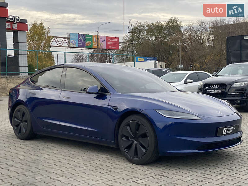 Tesla Model 3 2024
