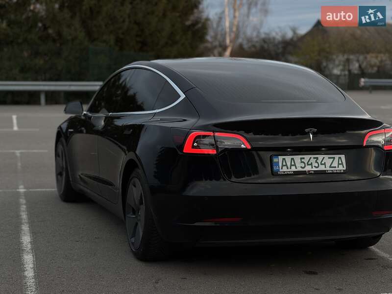 Седан Tesla Model 3 2020 в Киеве