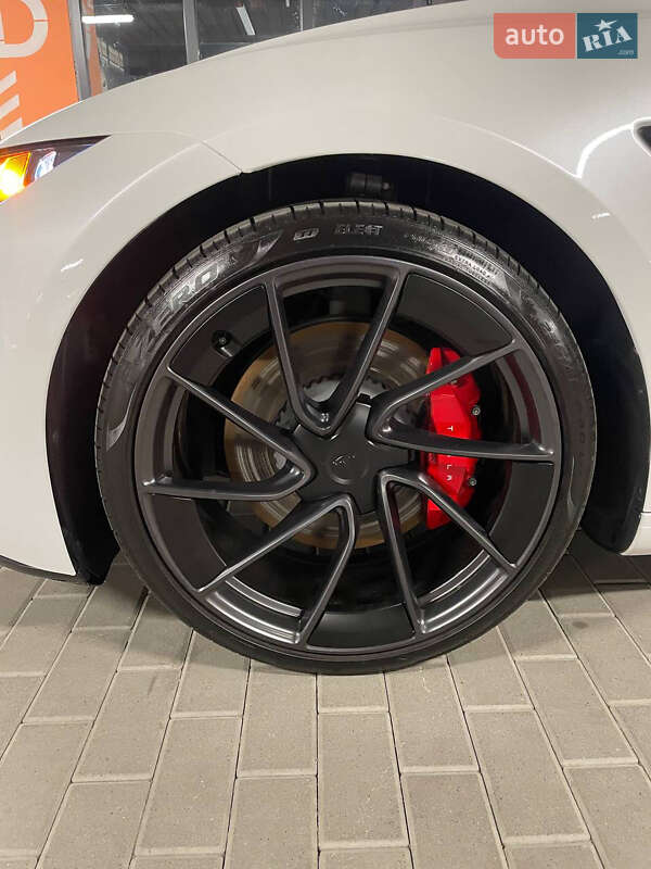 Седан Tesla Model 3 2024 в Києві