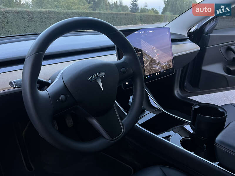 Седан Tesla Model 3 2020 в Білій Церкві