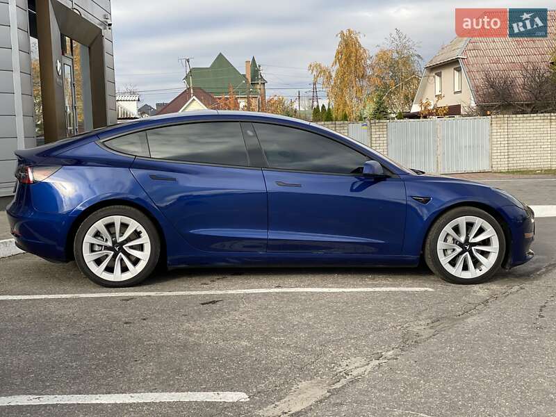 Седан Tesla Model 3 2022 в Кременчуге