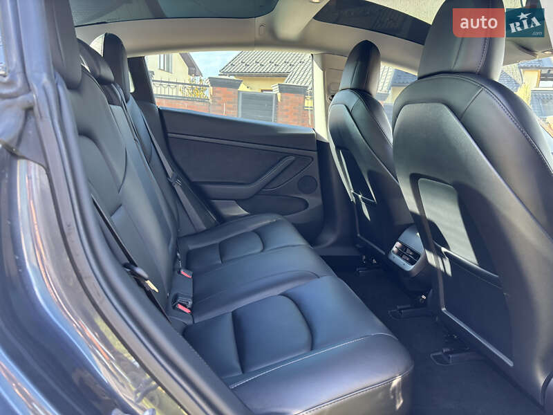 Седан Tesla Model 3 2021 в Ивано-Франковске