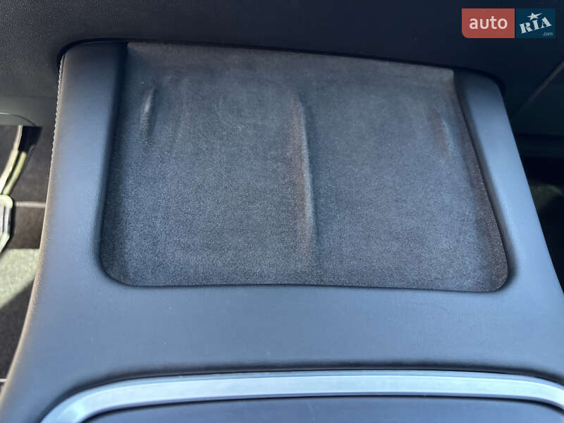 Седан Tesla Model 3 2021 в Ивано-Франковске